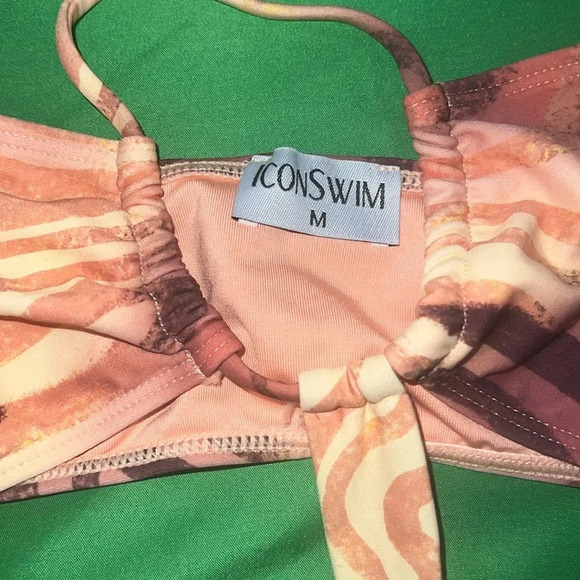 Icon Swim Swimsuit size Medium - Picture 2 of 4